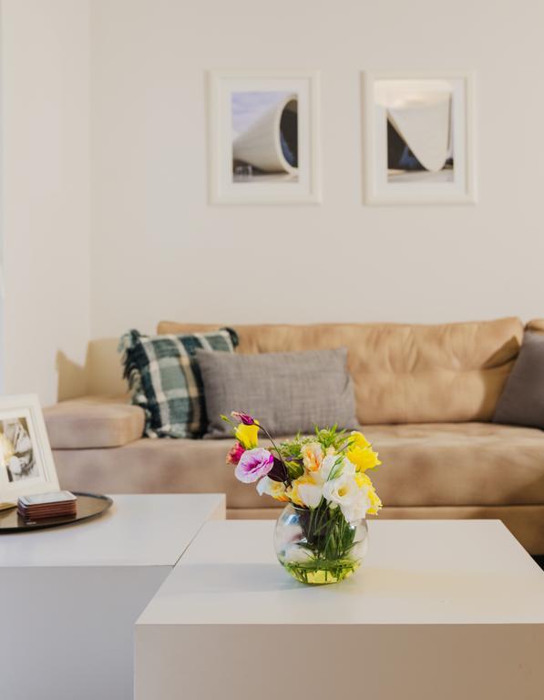 Luxurious By The Beach Apartment With Garden Tel Aviv Exterior foto